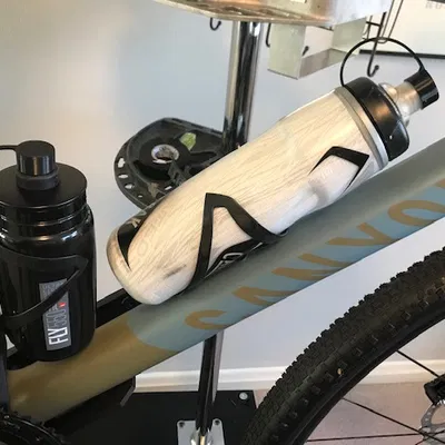 Nắp Chống Bụi Bình Nước Elite Fly