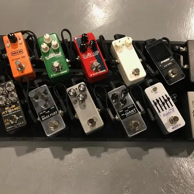 Chân đế cho Pedalboard