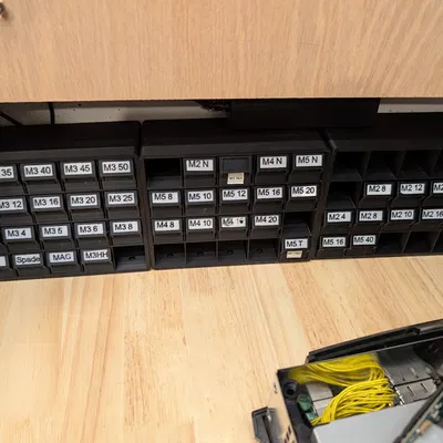 Nhãn dán cho Hộp đựng ốc vít nhỏ của Yell