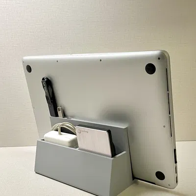 Giá đỡ laptop kiêm chỗ cất đồ