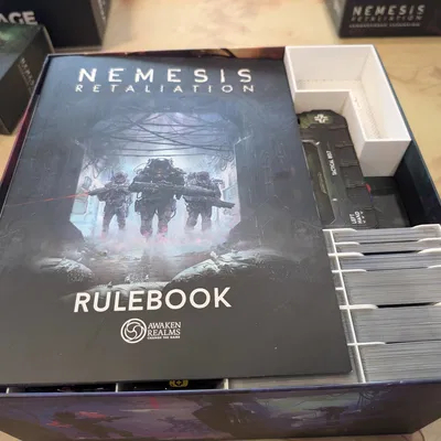 Khay chia hộp Nemesis Retaliation (bản remix) - Hỗ trợ thẻ bọc bài, expansion các loại