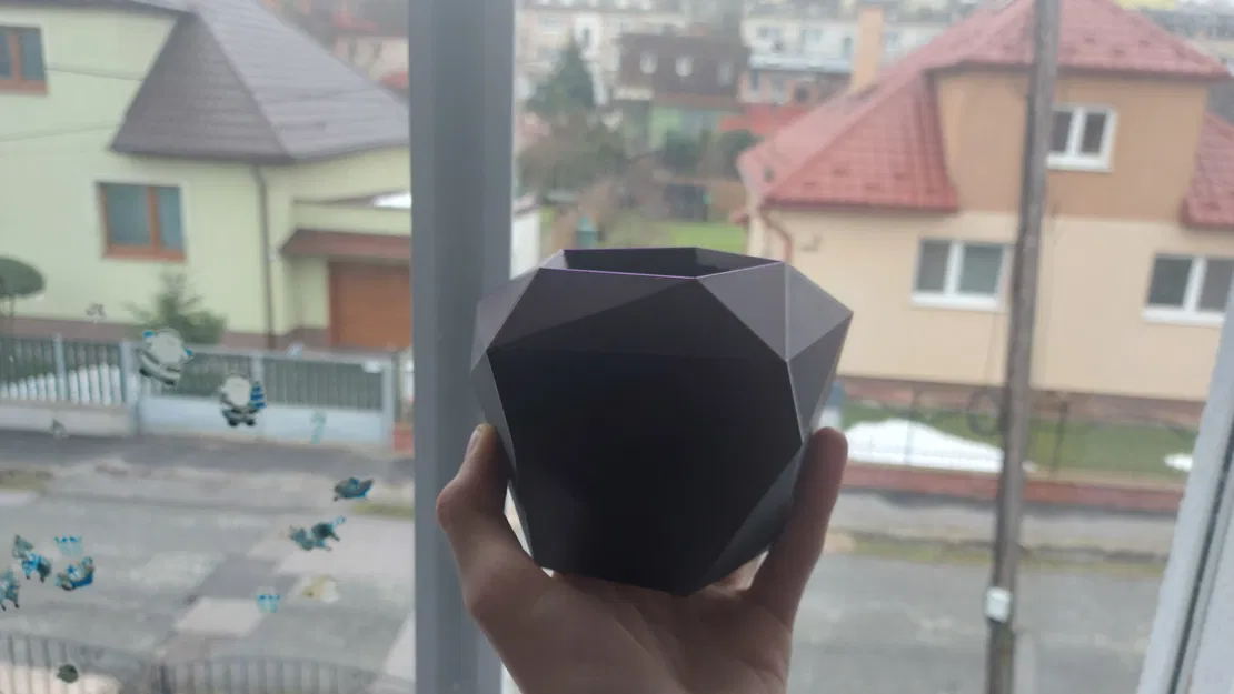 Cái bình không thể tự luồn xuyên - Image 1