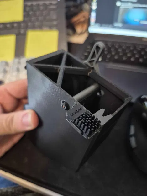 Hộp đựng phân Centauri Carbon gắn trong (không dùng ốc định nhiệt) - Image 1