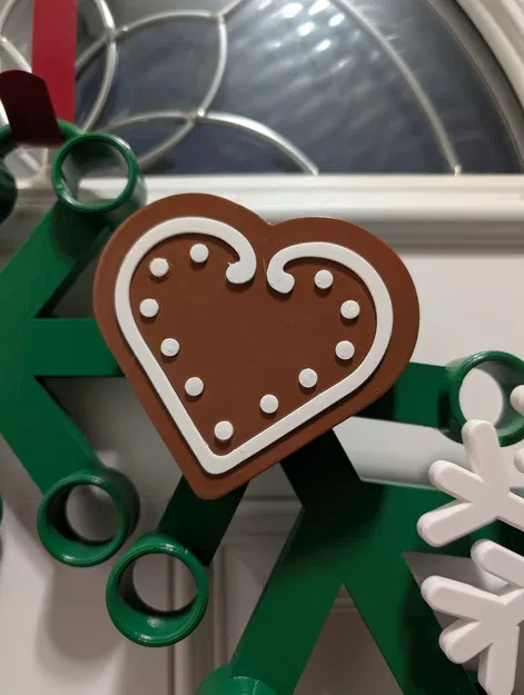 Bánh Gừng Hình Trái Tim Với Kem Trắng Cho Vòng Hoa Lego Khổng Lồ - Image 1