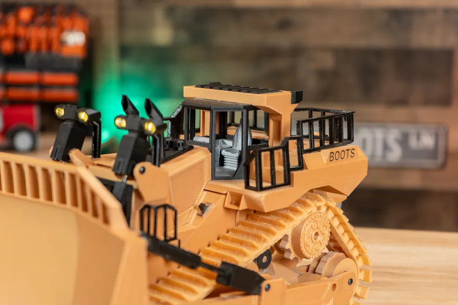 Xe Ủi Điều Khiển Từ Xa - Tự Làm - Image 4