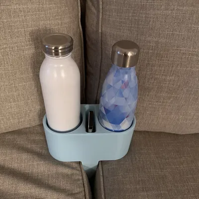 Giá Đỡ Chai Kép Kèm Chỗ Để Remote Trên Sofa