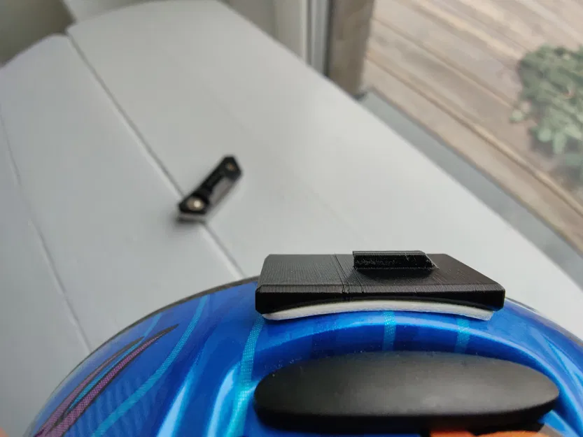 Giá đỡ đèn LED ABUS Smiley 3.0 cho nón bảo hiểm trẻ em - Image 3