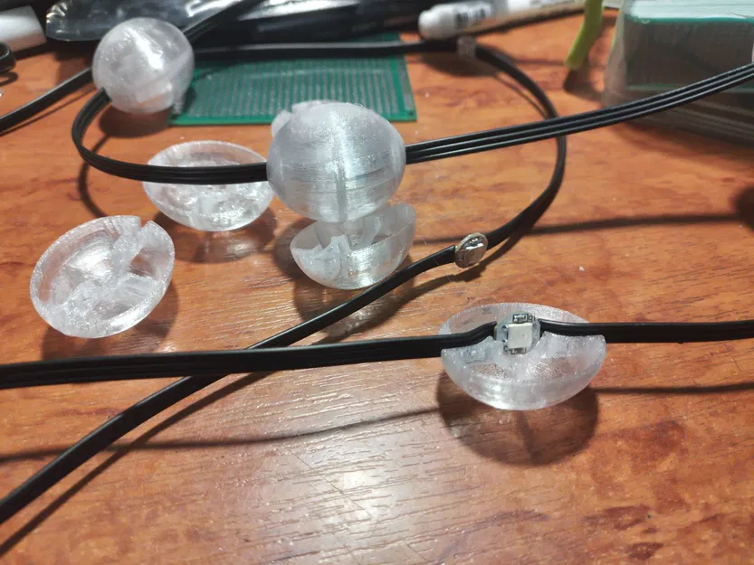 Hộp & Bóng Đèn Cho Dây Đèn Giáng Sinh - Image 1