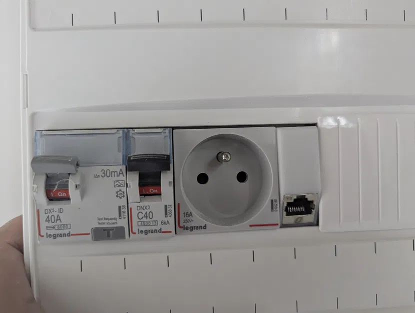 Giá Đỡ Đầu Nối RJ45 Module Ray DIN – Thiết Kế FreeCAD Tùy Chỉnh - Image 1