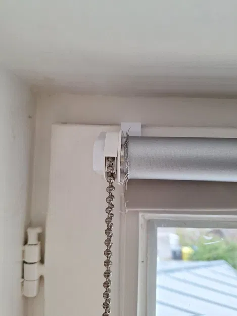 Giá đỡ cửa cuốn Ikea - Image 1