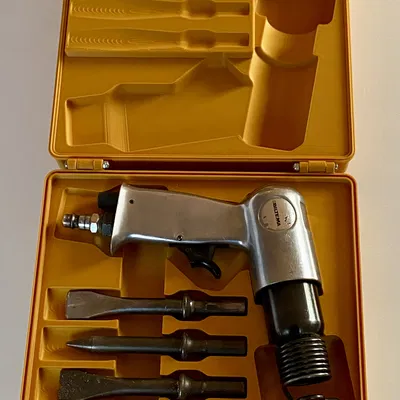 Hộp đựng búa hơi (Air Chisel) cứng cáp (kèm file Blender)