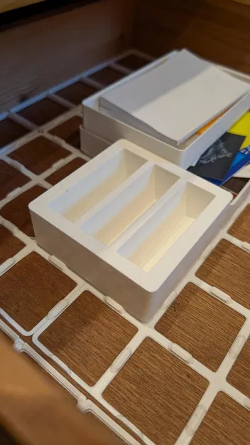 Hộp đựng bộ bài thẳng đứng Gridfinity - Image 3