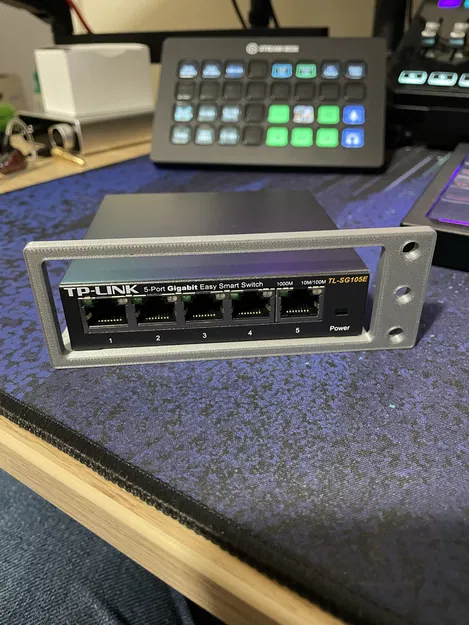 Giá đỡ gắn tủ rack cho Switch TP-Link 5 Cổng - Image 1