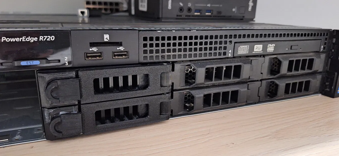 Khay ổ cứng Dell PowerEdge R720 3.5'' có bộ chuyển đổi ổ cứng 2.5'' - Image 1