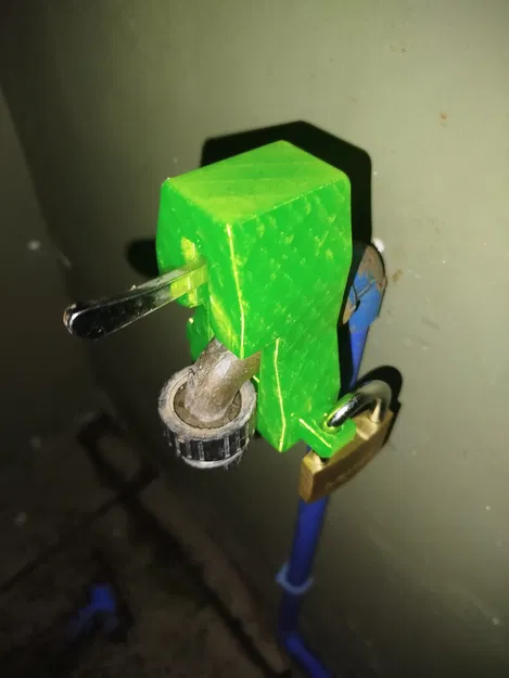 Khóa Vòi Nước Ngoài Trời - Image 2