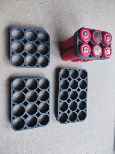 Bộ Giữ Pin 18650 Ba Hàng | Kênh Luồn Dây (6-18 Cell) - Image 1