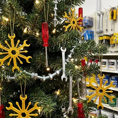 Chúc mừng Giáng sinh bằng Cờ lê & Tua vít