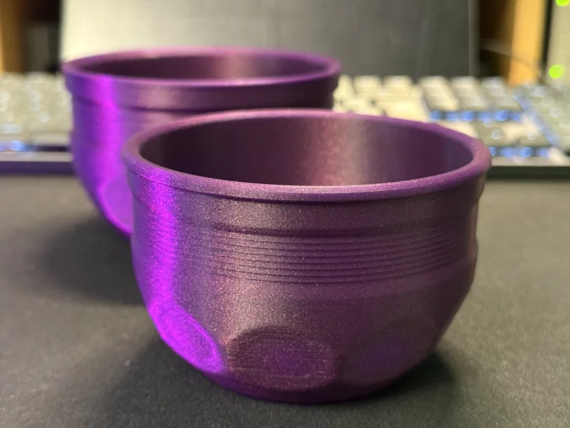 Một cái tô đơn giản - Image 1