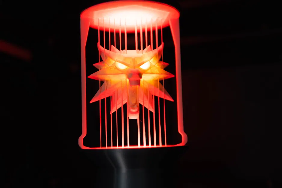 Mặt dây chuyền Sói - Đèn dây Witcher 3 - Image 1