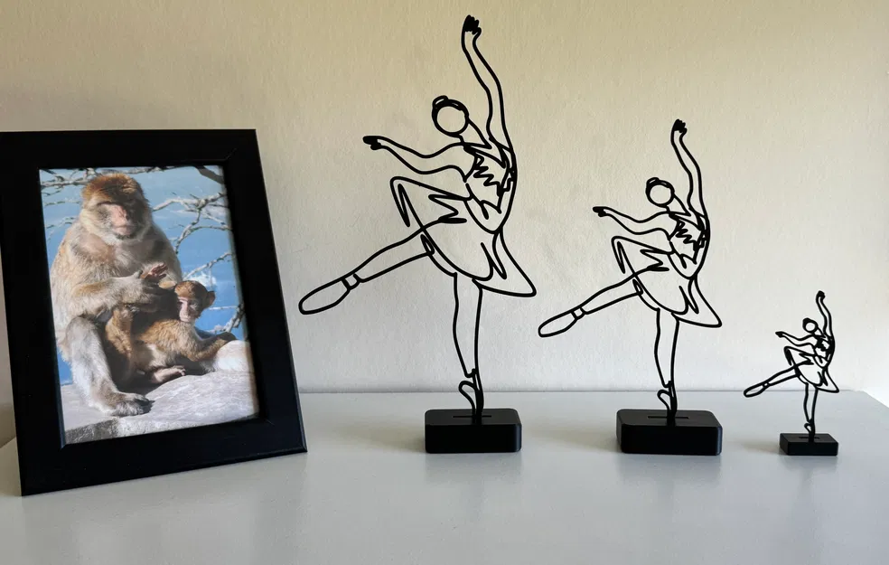 Tượng Nghệ Thuật Đường Nét Vũ Công Ballet - Image 1