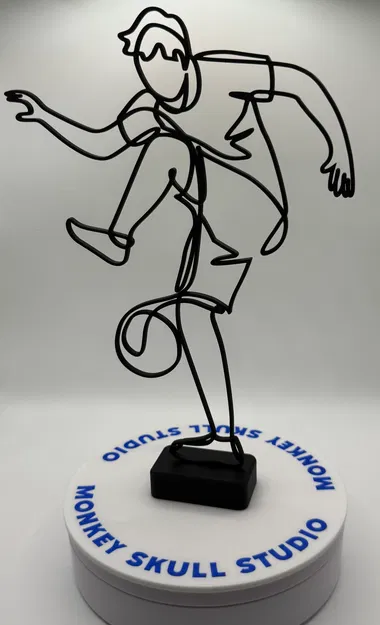 Tác phẩm điêu khắc nghệ thuật đường nét cầu thủ bóng đá - Image 5