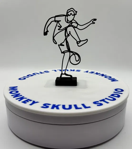 Tác phẩm điêu khắc nghệ thuật đường nét cầu thủ bóng đá - Image 10