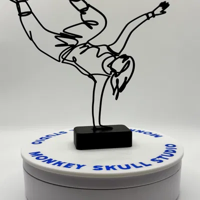 Tác Phẩm Điêu Khắc Line Art Vũ Công Đường Phố