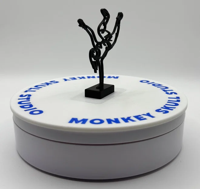 Tác Phẩm Điêu Khắc Line Art Vũ Công Đường Phố - Image 3