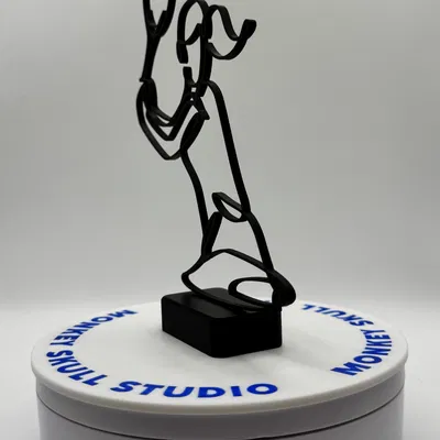 Tượng Line Art Cô Gái Chơi Tennis