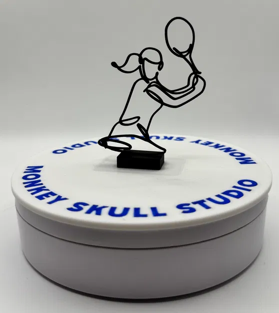 Tượng Line Art Cô Gái Chơi Tennis - Image 7