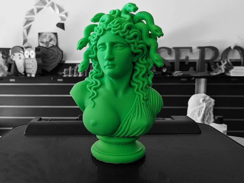 Tượng Bán Thân Medusa - Image 1
