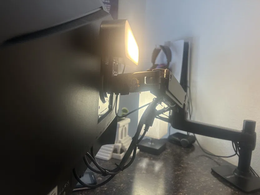 Ngàm Kẹp Màn Hình Philips Hue Play x Amazon Basics - Image 1