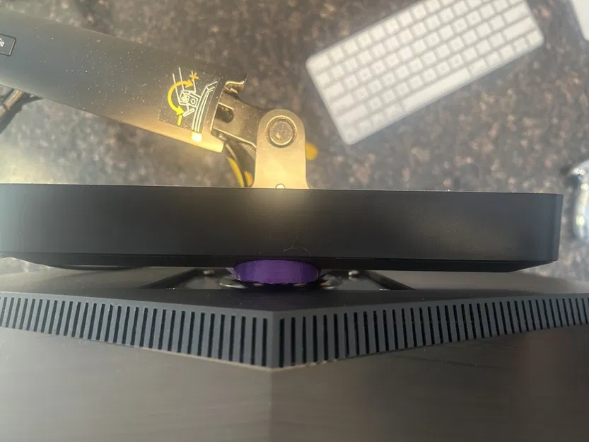 Ngàm Kẹp Màn Hình Philips Hue Play x Amazon Basics - Image 2