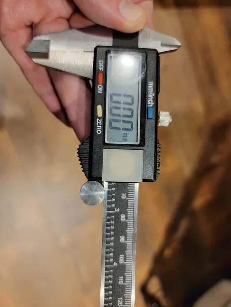 Nắp Pin Thước Kẹp - Image 1