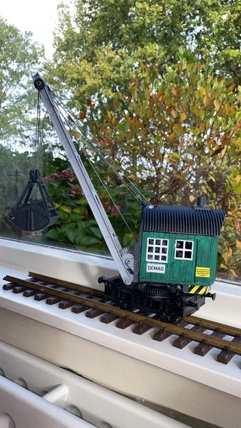 Mô hình xe cẩu hơi nước DEMAG tỉ lệ 1:32 điều khiển RC - Image 1