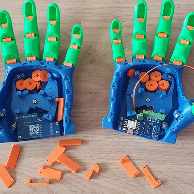 Bàn tay cơ khí điều khiển bằng giọng nói giá rẻ