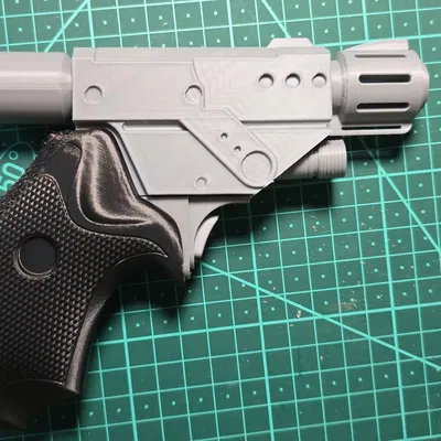 Mô Hình Súng Plasma Babylon 5 Chính Xác Như Phim