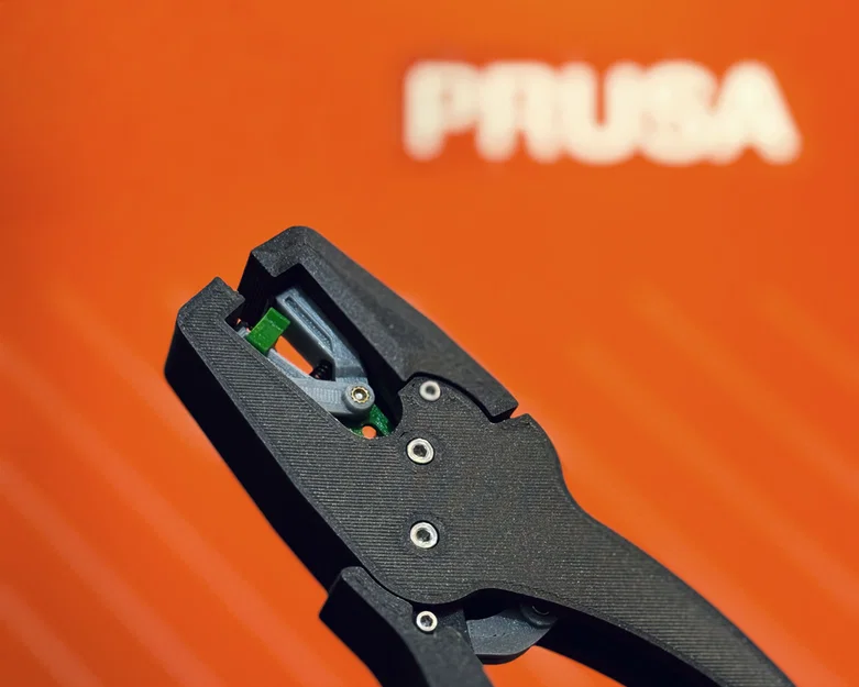 Wire Stripper Pro – Dụng Cụ Maker Chức Năng - Image 1