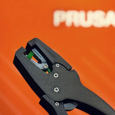 Wire Stripper Pro – Dụng Cụ Maker Chức Năng