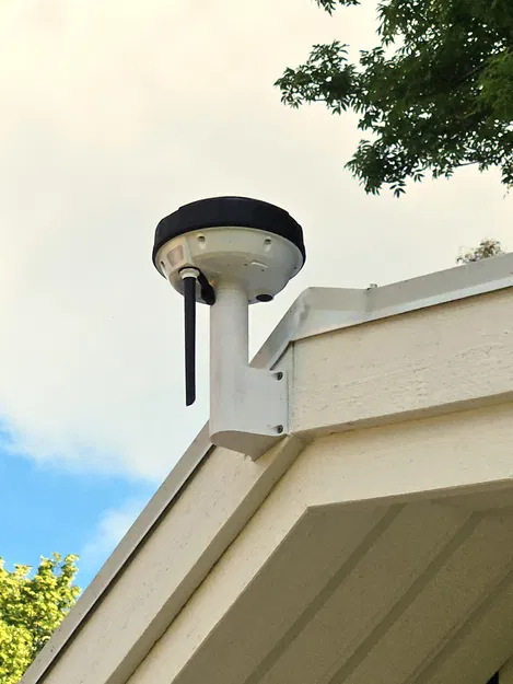 Giá đỡ anten Mammotion Luba RTK gắn tường kèm nắp chụp mùa đông - Image 1