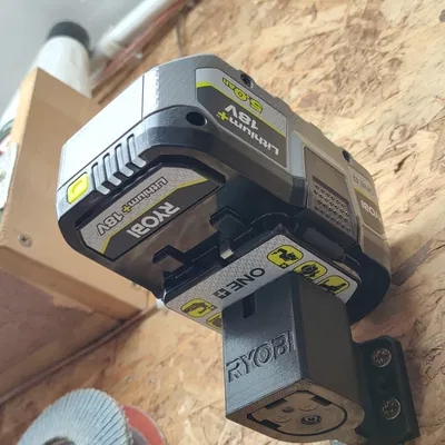 Giá đỡ pin RYOBI 18V