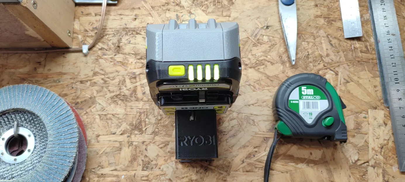 Giá đỡ pin RYOBI 18V - Image 4