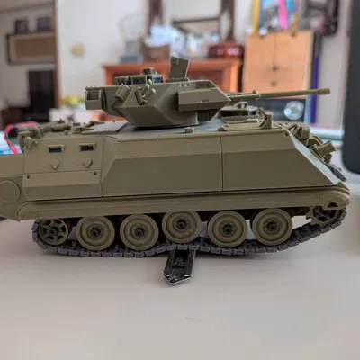 Xe tăng RC CM-21 APC 1/35 (Biến thể Đài Loan của M113 APC)
