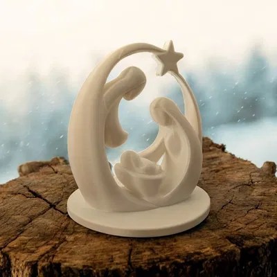 Gia Đình Thánh – Tượng Giáng Sinh Hiện Đại