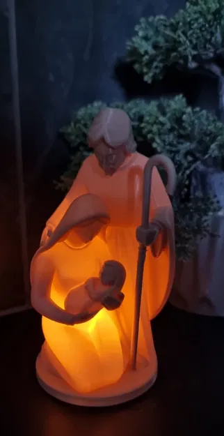 Tượng Gia Đình Thánh Dùng Đèn Tealight - Image 1