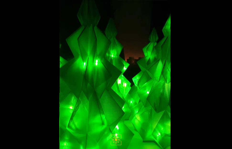 Freezing Pixels - Cây Thông Noel Hình Học - Image 5