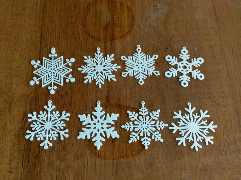 Gói 3 - 8 bông tuyết để treo - 8 snowflakes to hang - Image 1