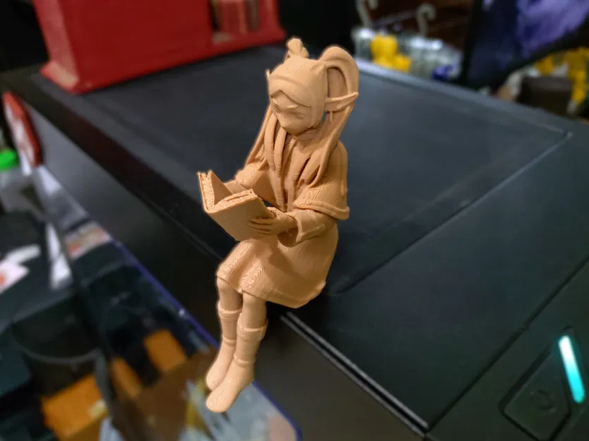 Mô Hình Frieren Đọc Sách - Image 2