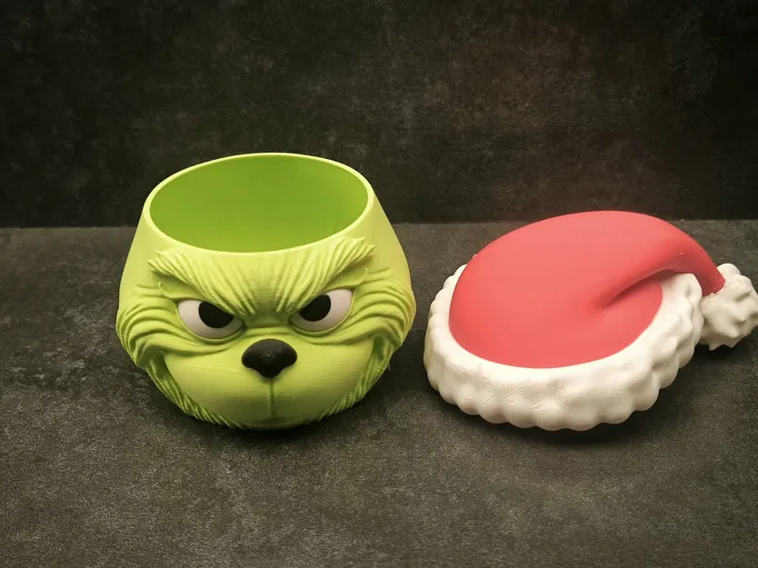 Tô Giáng Sinh Phong Cách Grinch Có Nón Santa - Image 1