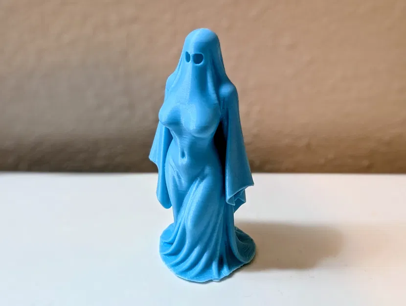 Vẻ Đẹp Ma Quái – Tượng Cô Gái Ma - Image 1